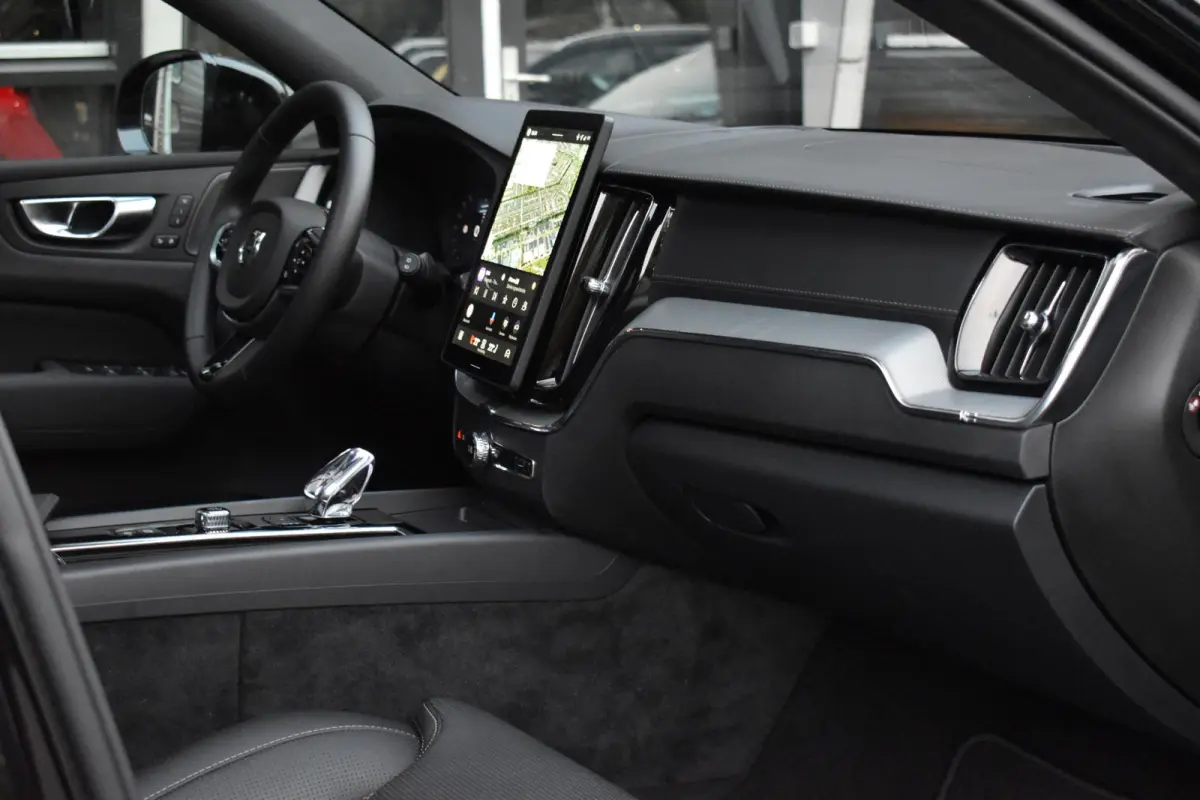 2.0 T8 Plug-in-hybrid AWD Ultra Black Edition Facelift Pano Massage Stoelkoeling HUD