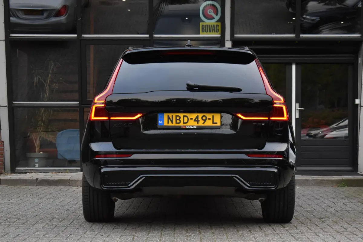 2.0 T8 Plug-in-hybrid AWD Ultra Black Edition Facelift Pano Massage Stoelkoeling HUD