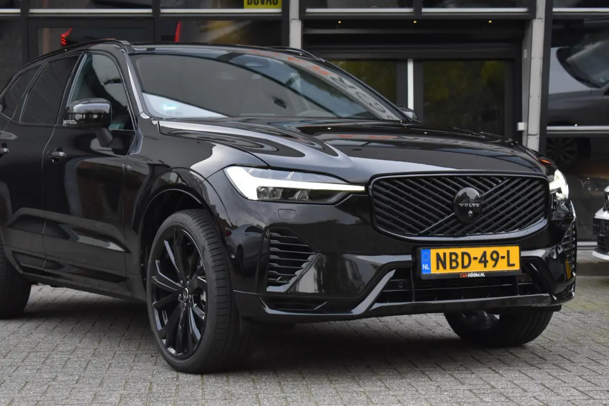 2.0 T8 Plug-in-hybrid AWD Ultra Black Edition Facelift Pano Massage Stoelkoeling HUD
