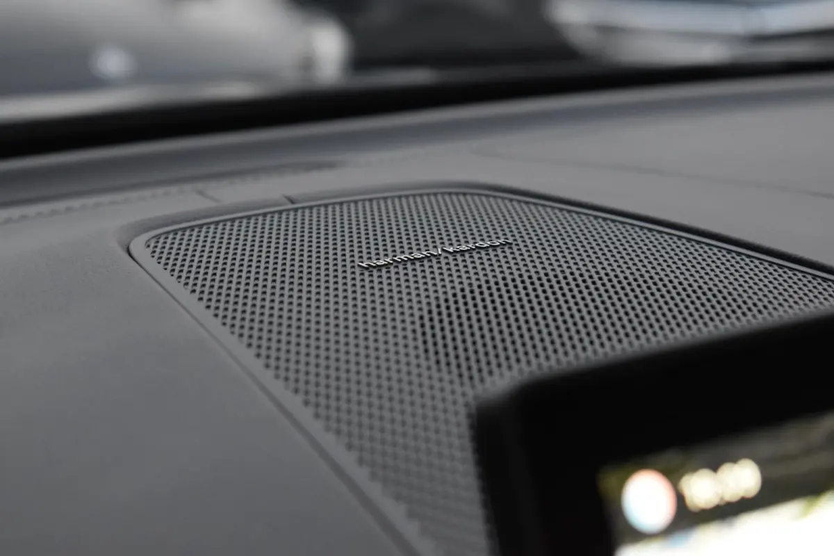 2.0 T8 Plug-in-hybrid AWD Ultra Black Edition Facelift Pano Massage Stoelkoeling HUD