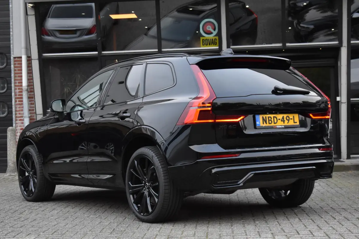 2.0 T8 Plug-in-hybrid AWD Ultra Black Edition Facelift Pano Massage Stoelkoeling HUD
