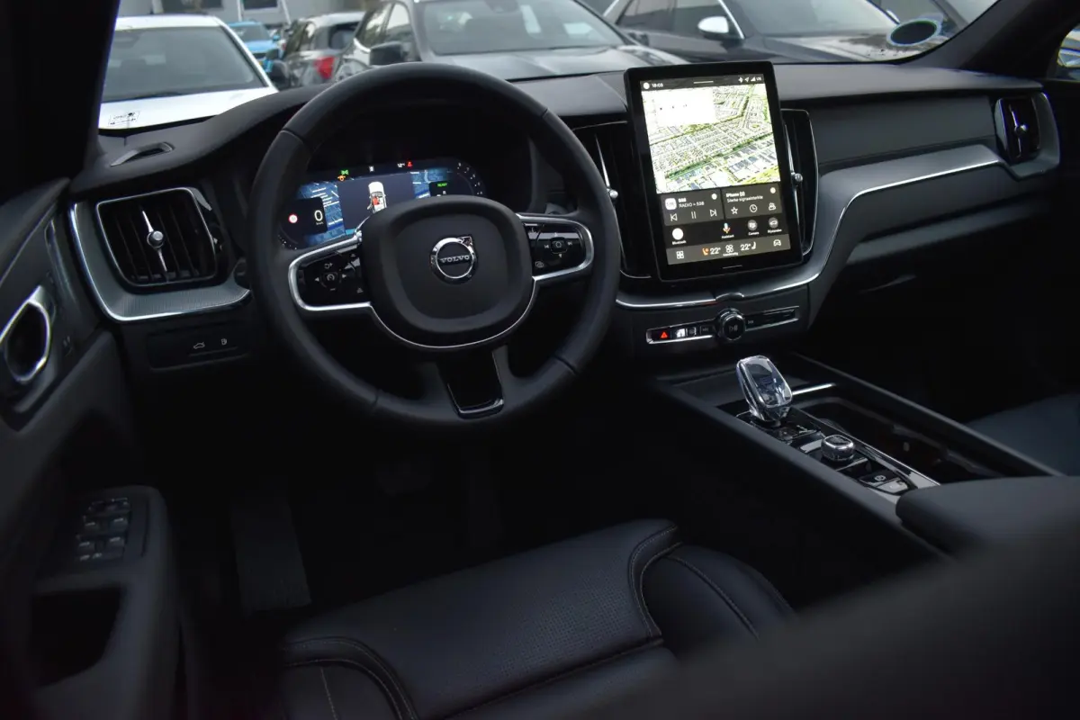 2.0 T8 Plug-in-hybrid AWD Ultra Black Edition Facelift Pano Massage Stoelkoeling HUD
