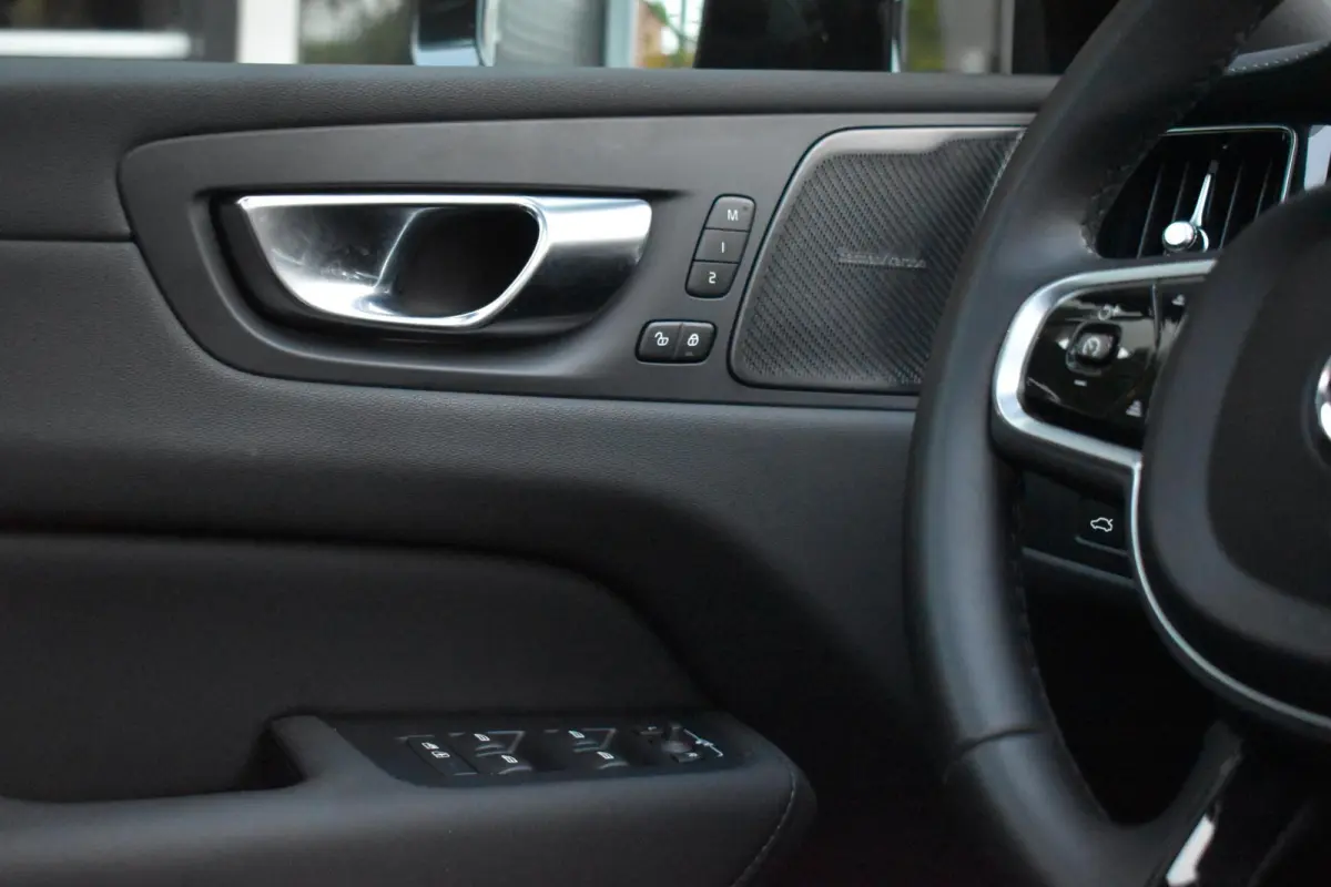 2.0 T8 Plug-in-hybrid AWD Ultra Black Edition Facelift Pano Massage Stoelkoeling HUD