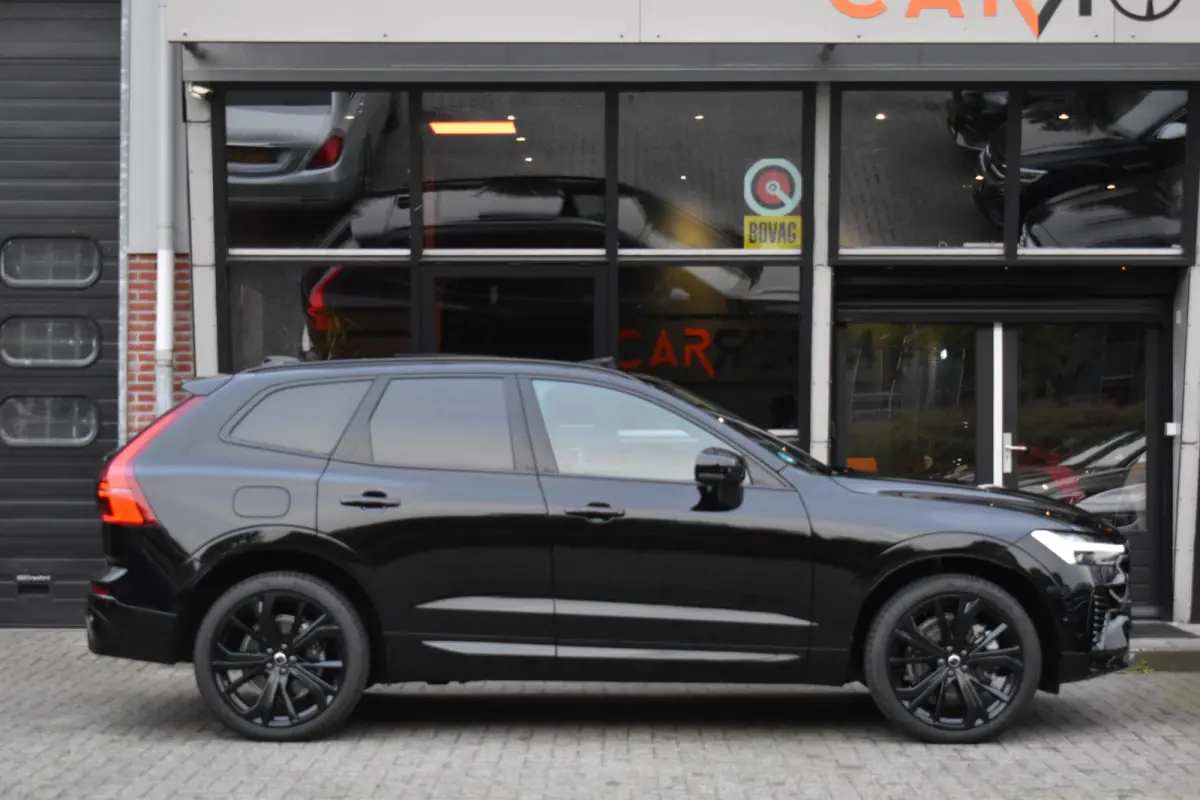 2.0 T8 Plug-in-hybrid AWD Ultra Black Edition Facelift Pano Massage Stoelkoeling HUD