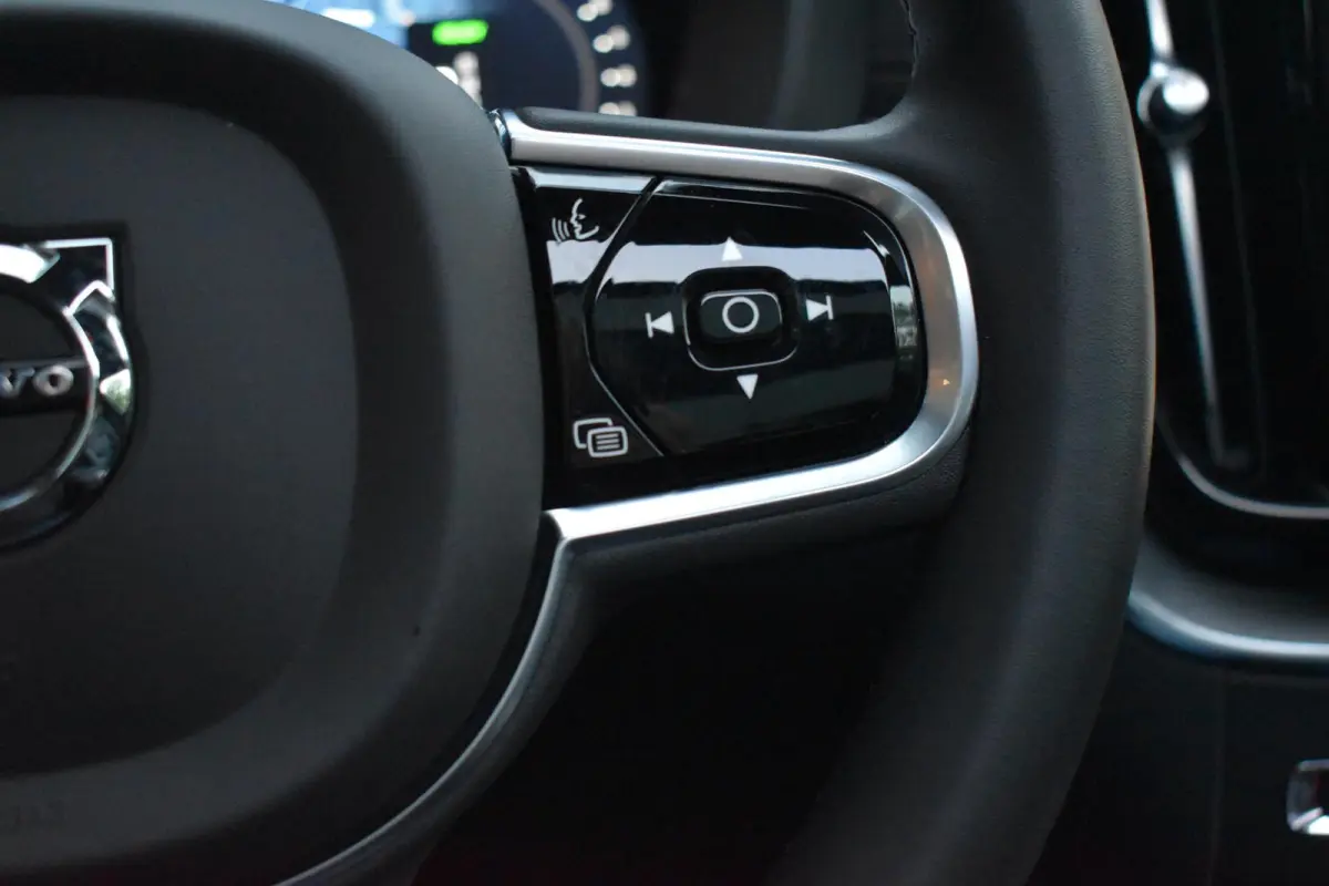 2.0 T8 Plug-in-hybrid AWD Ultra Black Edition Facelift Pano Massage Stoelkoeling HUD