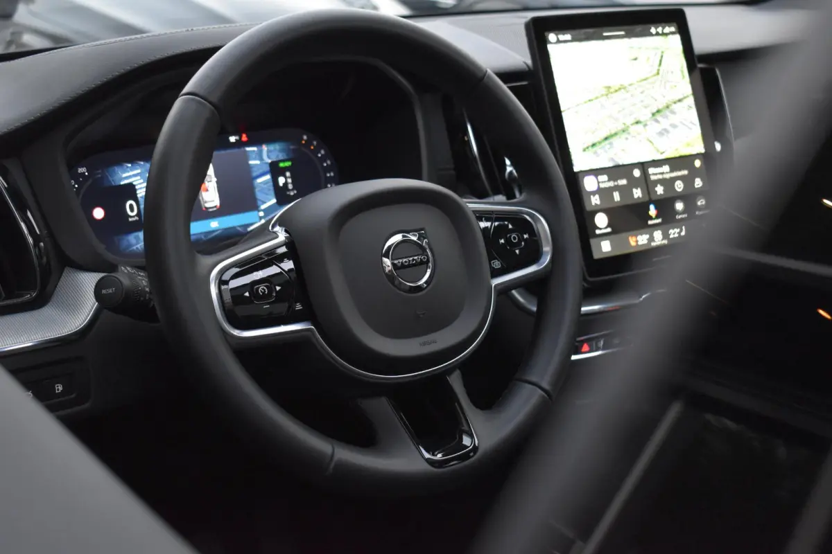 2.0 T8 Plug-in-hybrid AWD Ultra Black Edition Facelift Pano Massage Stoelkoeling HUD