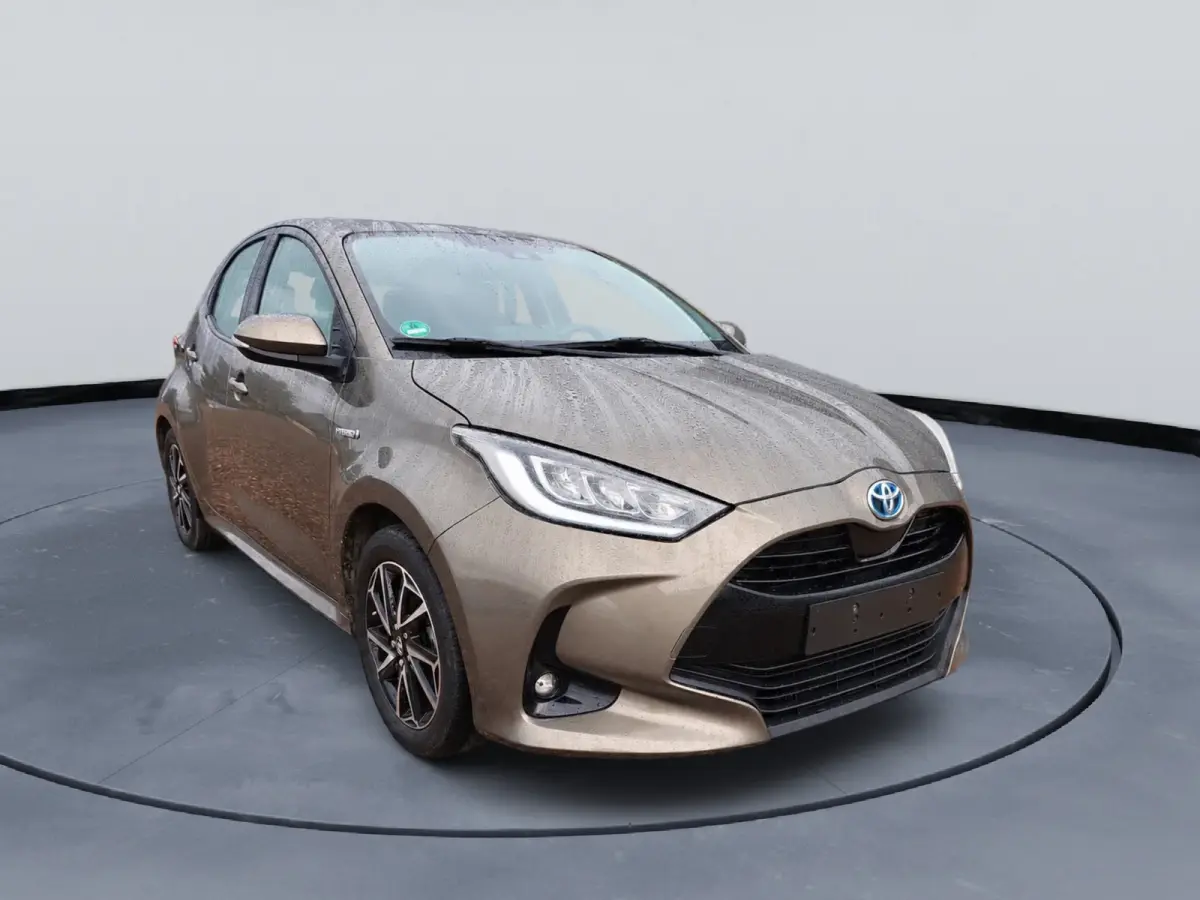 Toyota Yaris 1.5 Hybrid Comfort Automaat Adaptive Cruise Control Camera LED Climate Control 16” Lichtmetaal