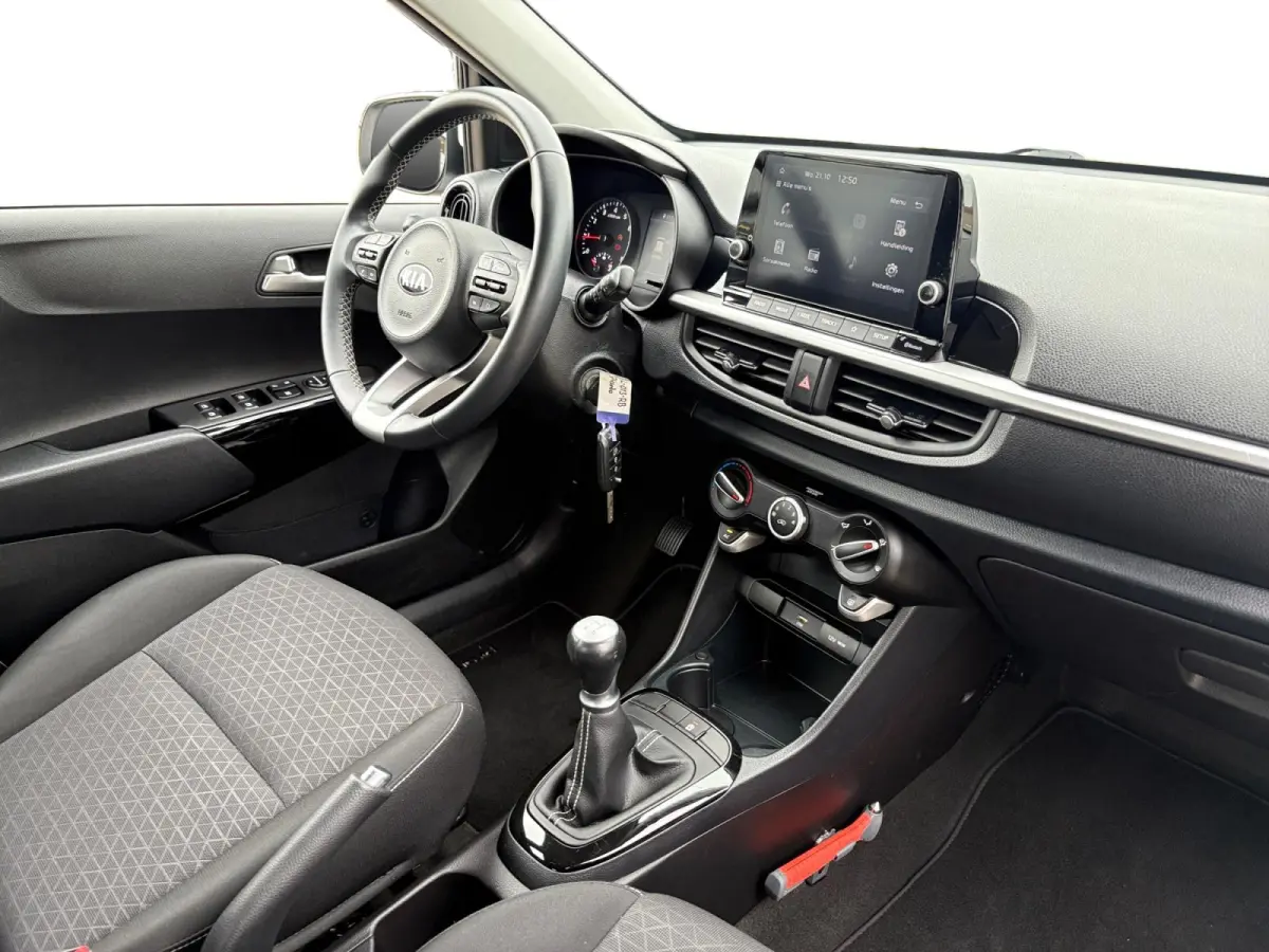 1.0 DPi DynamicLine | Airco | Cruise control | Camera | Apple Carplay / Android Auto | Elektrische ramen voor en achter | Lichtmetalen Velgen |
