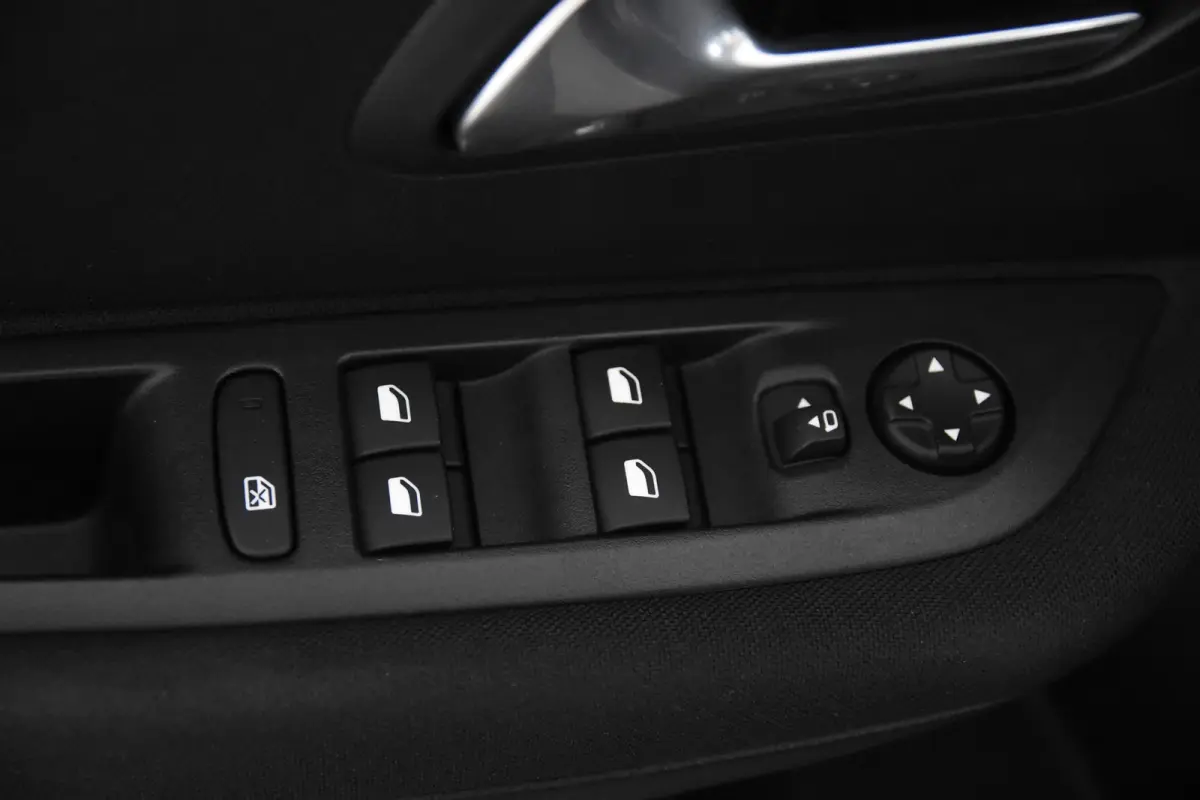Allure 100 *1ste Eigenaar*Navigatie*Carplay*PDC*