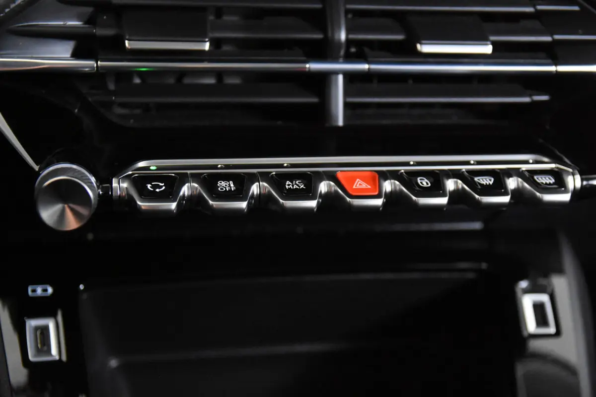 Allure 100 *1ste Eigenaar*Navigatie*Carplay*PDC*