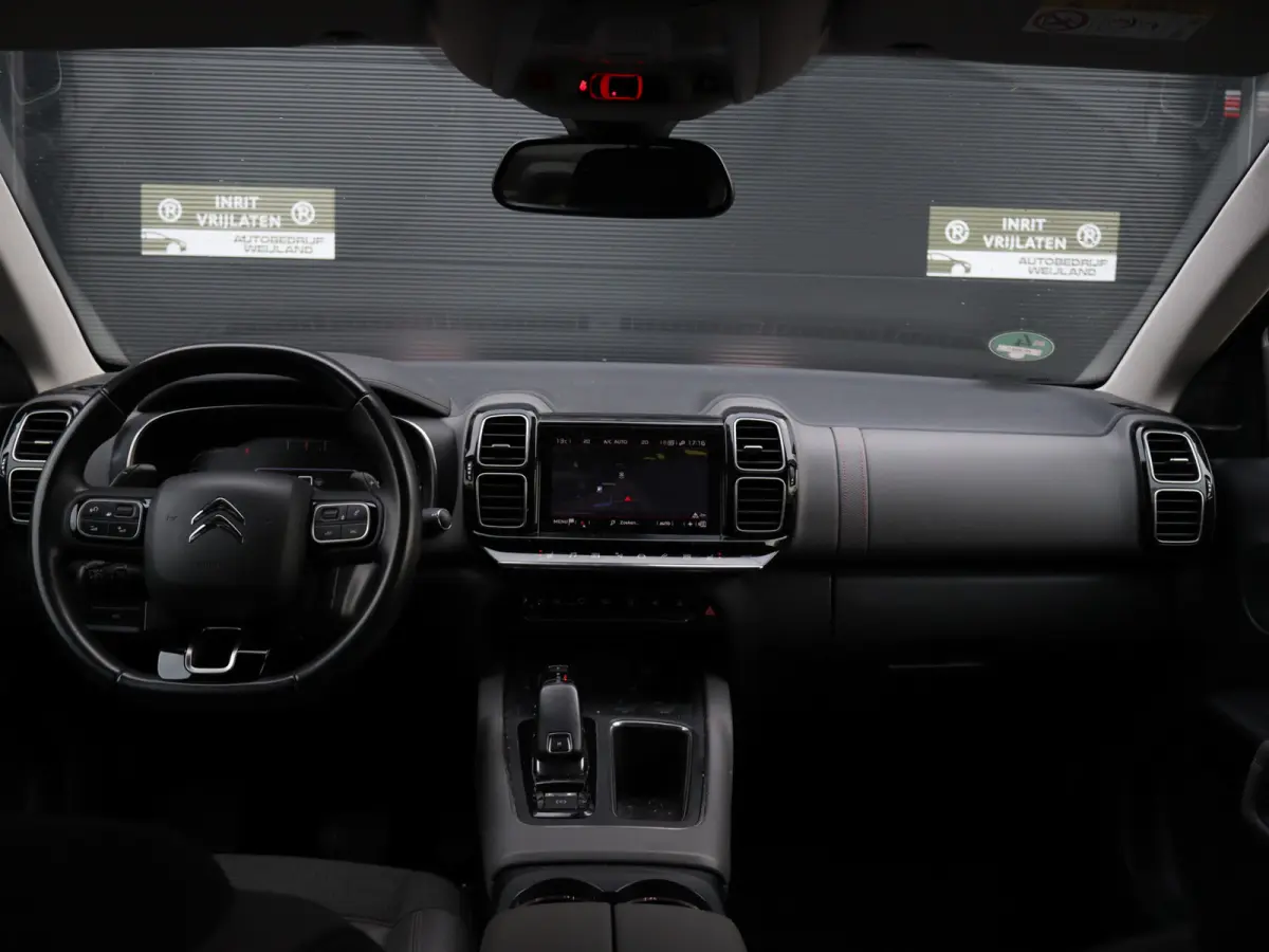 1.6 PureTech Business Plus 180PK TREKHAAK NIEUWSTAAT I Leer I Navi I Carplay I Trekhaak 1500KG I Carplay I Winterpakket I 18" I