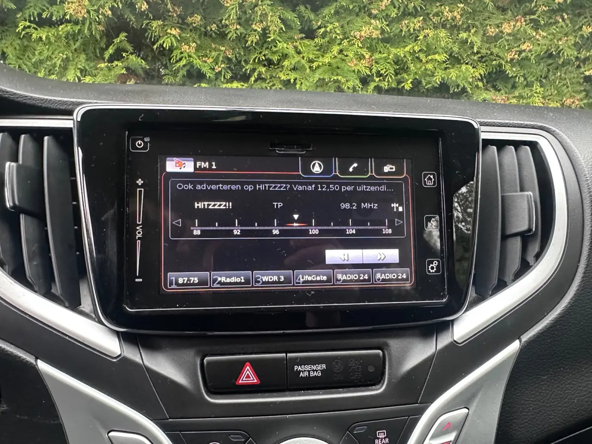 1.2 Smart Hybrid High Executive 90PK | Climate Control | Cruise Control | Camera | NAVI | Stoelverwarming
