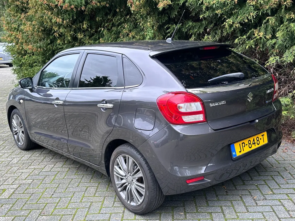 1.2 Smart Hybrid High Executive 90PK | Climate Control | Cruise Control | Camera | NAVI | Stoelverwarming