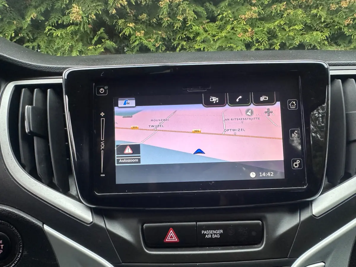 1.2 Smart Hybrid High Executive 90PK | Climate Control | Cruise Control | Camera | NAVI | Stoelverwarming
