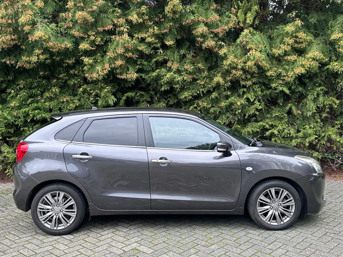 1.2 Smart Hybrid High Executive 90PK | Climate Control | Cruise Control | Camera | NAVI | Stoelverwarming