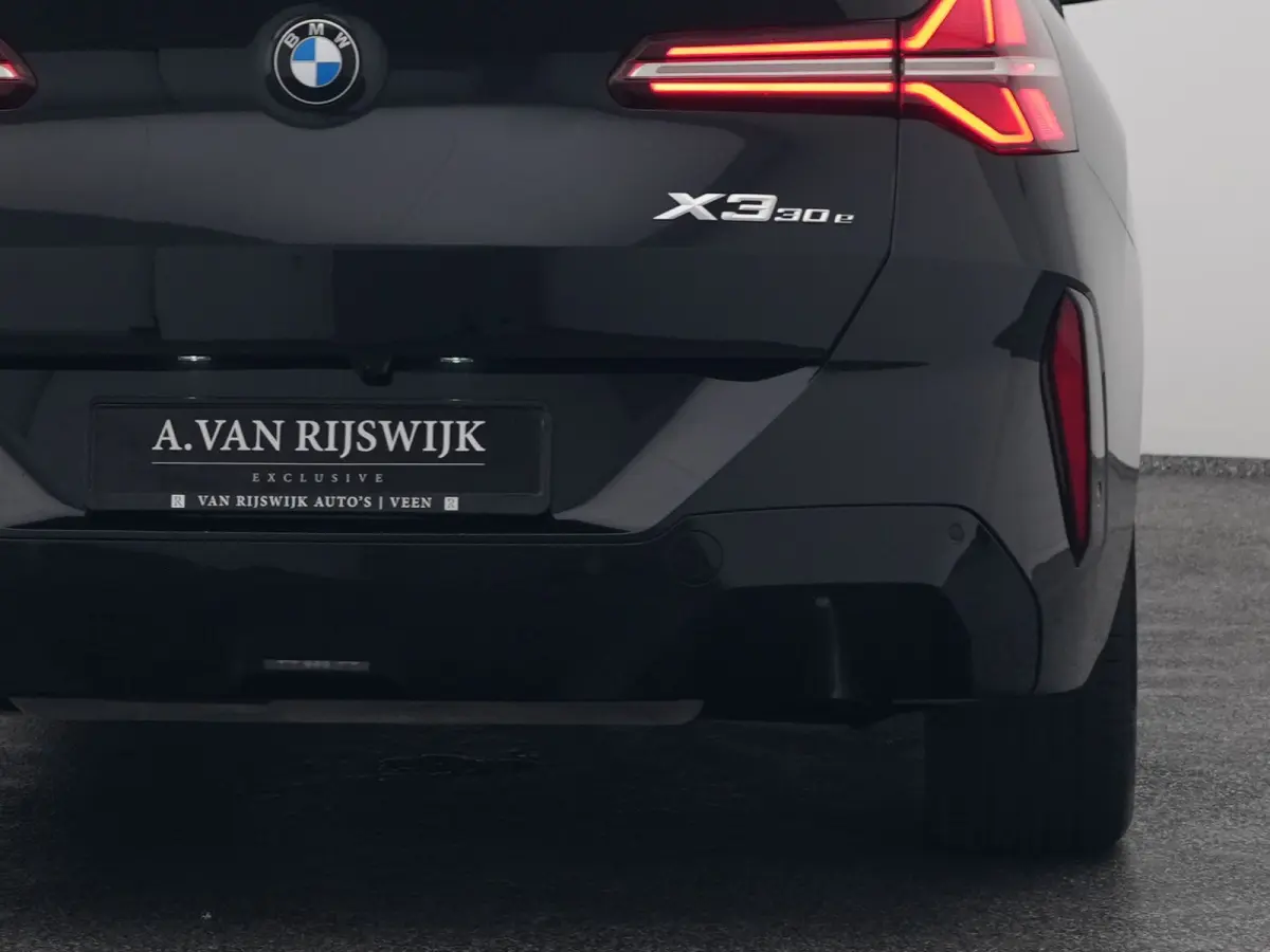 30e xDrive M-Sport | PANO | 360° | H&K | HUD | STOELVERW. | TREKHAAK