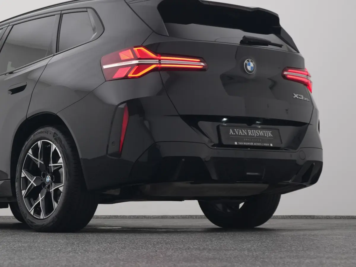 30e xDrive M-Sport | PANO | 360° | H&K | HUD | STOELVERW. | TREKHAAK