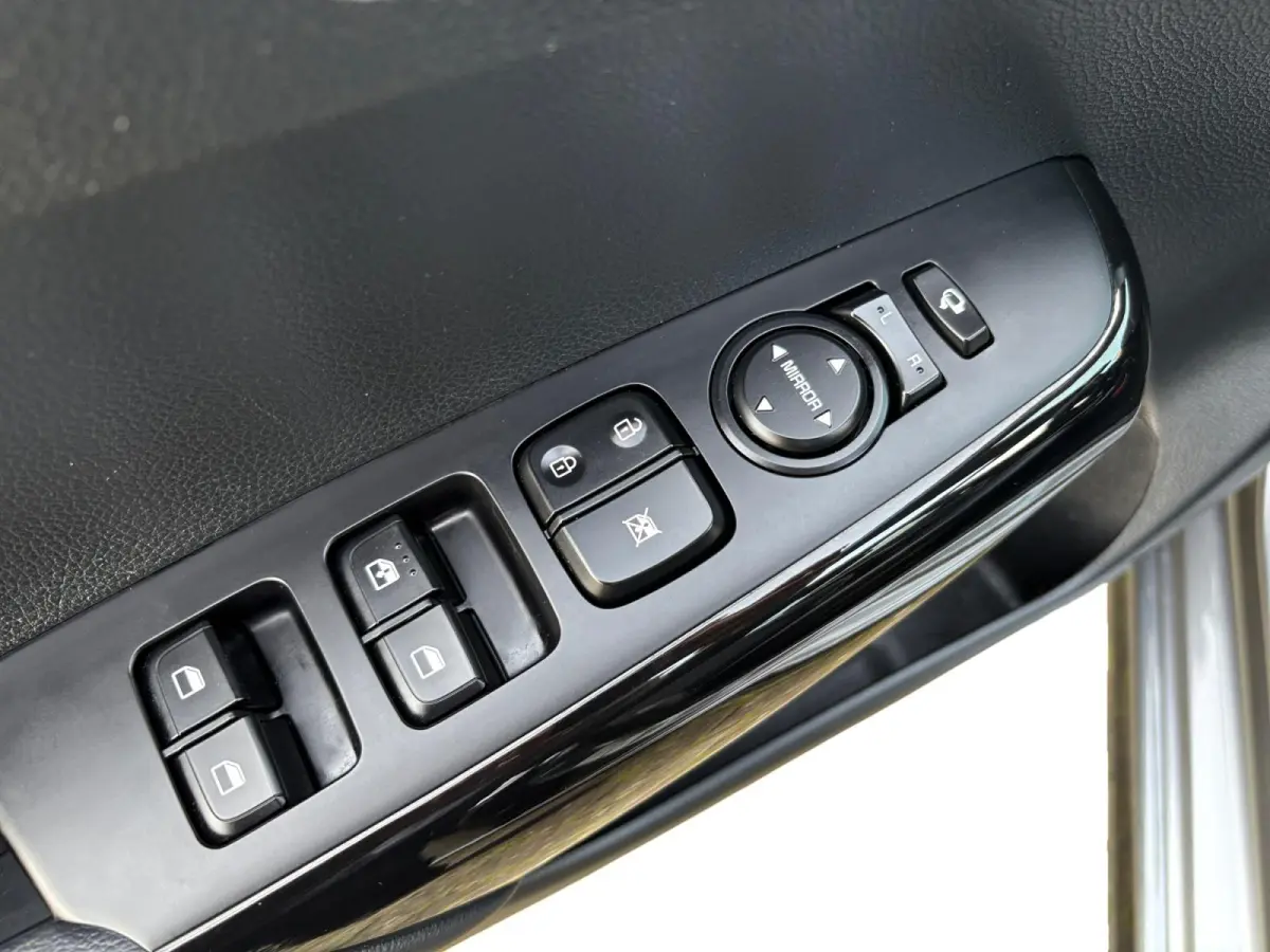 1.0 DPI GT-Line | Panoramadak | Camera | Stoel/Stuurverwarming | Apple Carplay/Android Auto | Adaptieve Cruise Control | Lichtmetalen Velgen |
