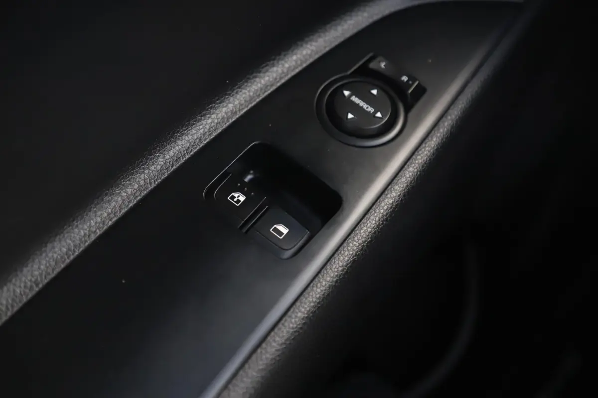 1.0 T-GDi DynamicLine 101PK Navigatie Achteruitrijcamera Airco Cruise Control Carplay Android LMV