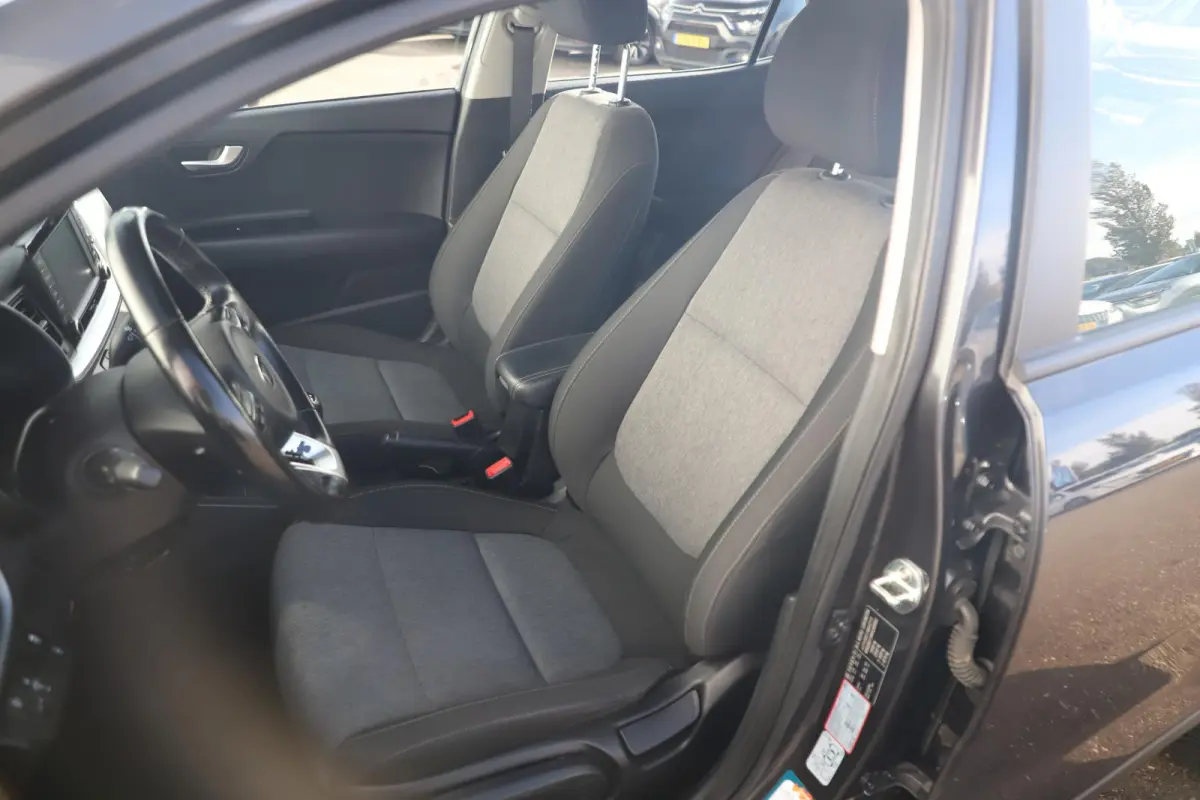 1.0 T-GDi DynamicLine 101PK Navigatie Achteruitrijcamera Airco Cruise Control Carplay Android LMV