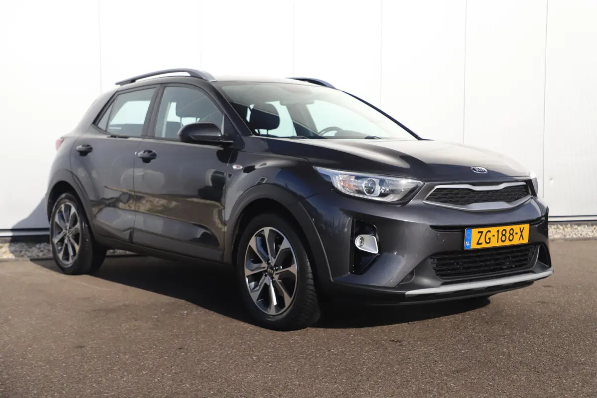 1.0 T-GDi DynamicLine 101PK Navigatie Achteruitrijcamera Airco Cruise Control Carplay Android LMV