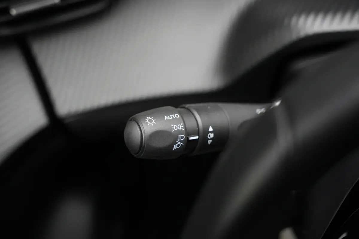 1.2 PureTech Allure Apple Carplay Vermoeidheidsherkenning LED dagrijverlichting DAB+ Cruise control