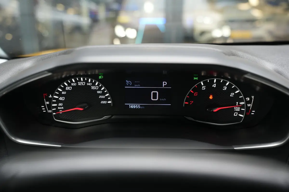 1.2 PureTech Allure Apple Carplay Vermoeidheidsherkenning LED dagrijverlichting DAB+ Cruise control