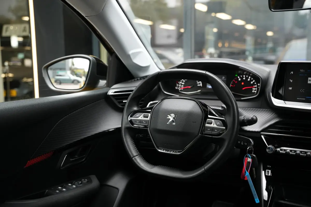1.2 PureTech Allure Apple Carplay Vermoeidheidsherkenning LED dagrijverlichting DAB+ Cruise control