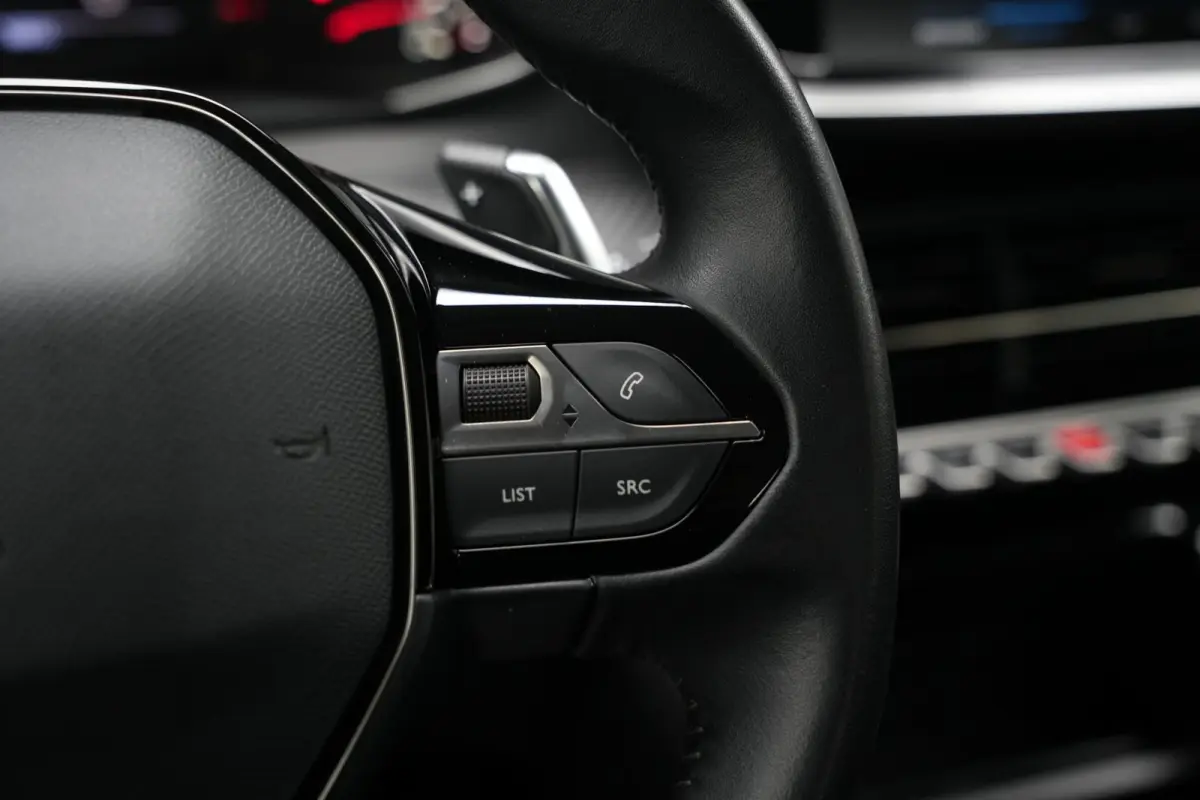 1.2 PureTech Allure Apple Carplay Vermoeidheidsherkenning LED dagrijverlichting DAB+ Cruise control