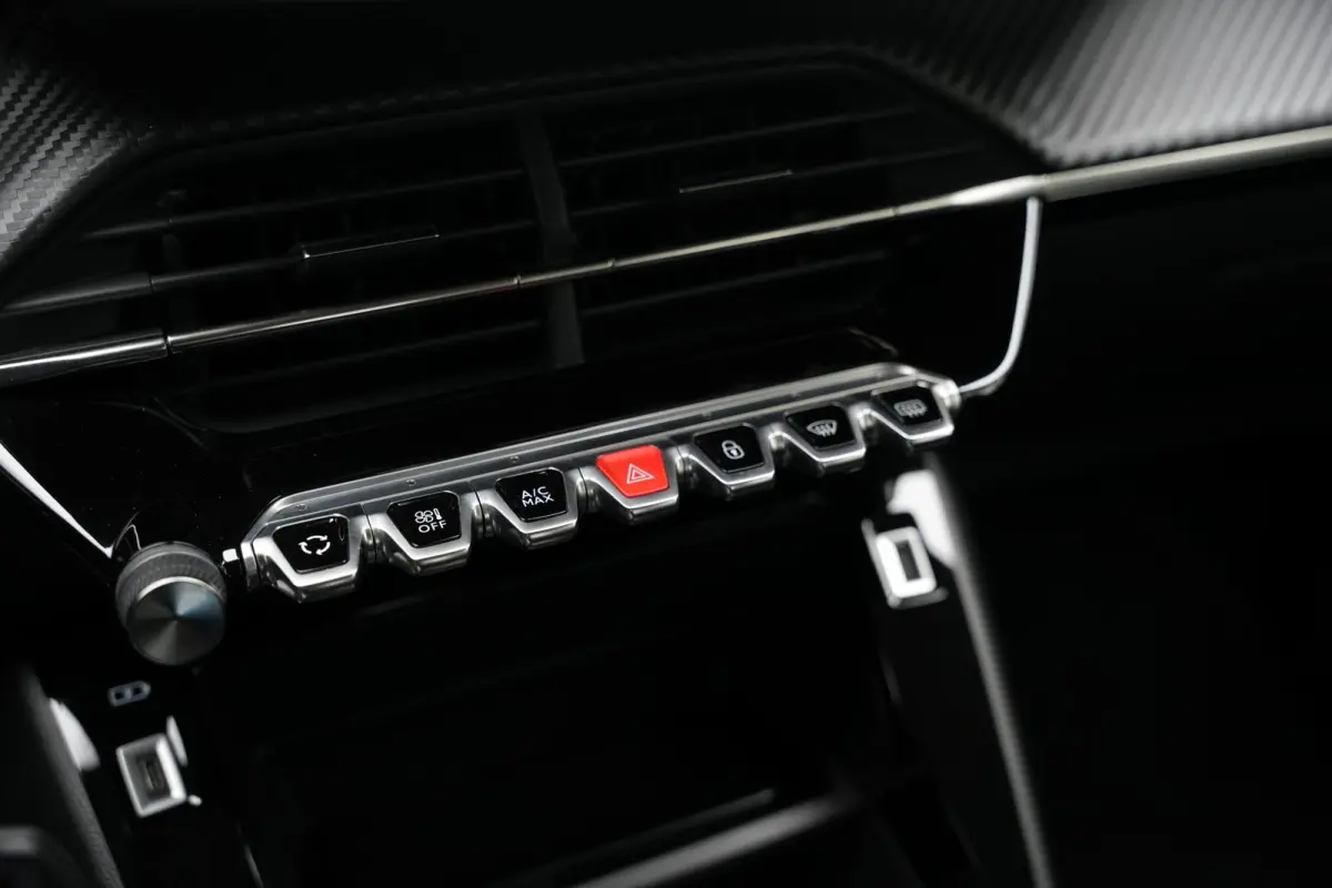 1.2 PureTech Allure Apple Carplay Vermoeidheidsherkenning LED dagrijverlichting DAB+ Cruise control