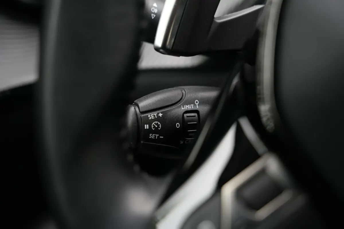 1.2 PureTech Allure Apple Carplay Vermoeidheidsherkenning LED dagrijverlichting DAB+ Cruise control