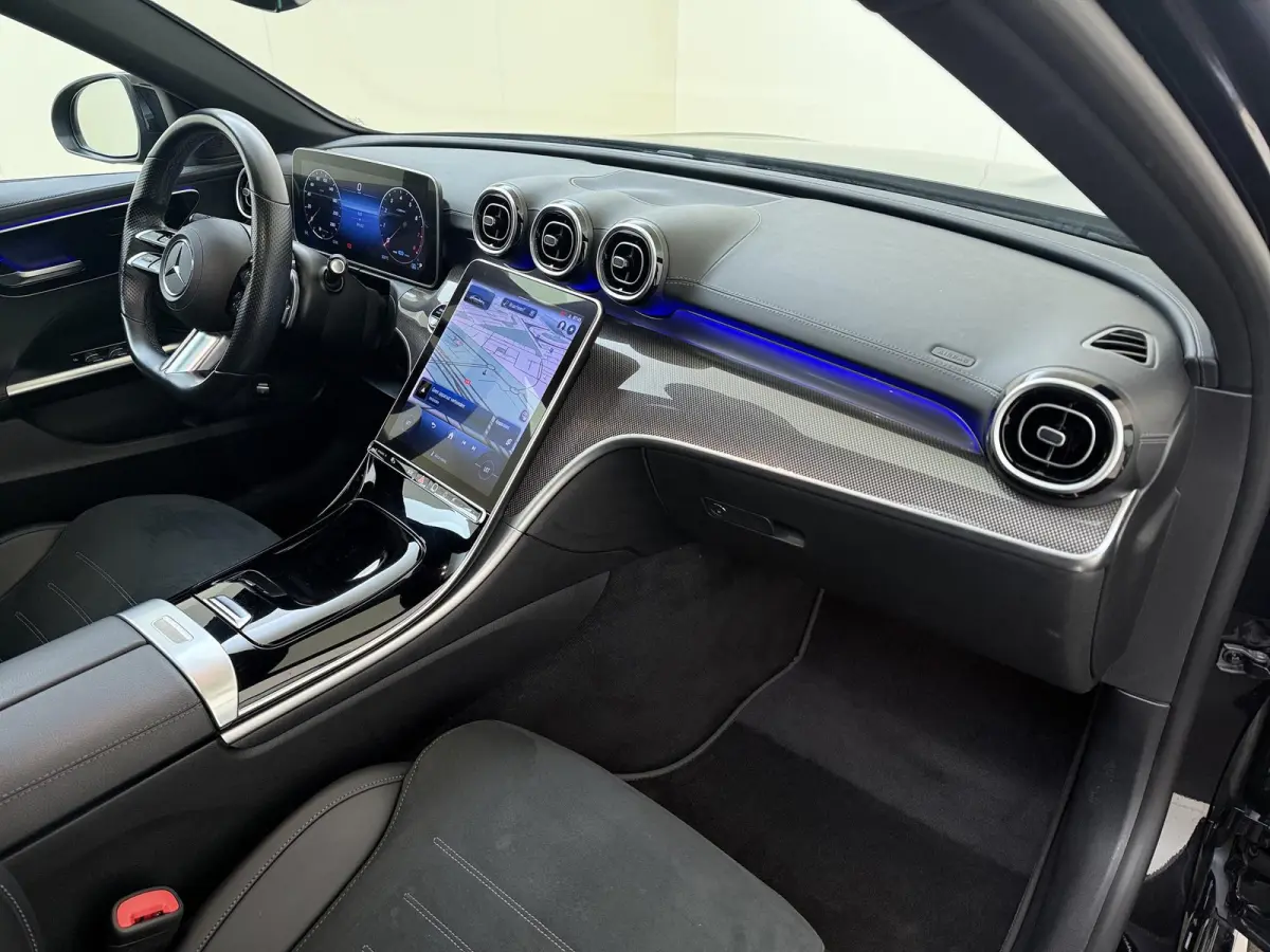 180 AMG Line /Panoramadak /Sfeerverlichting /19 Inch /Night-pakket /CarPlay