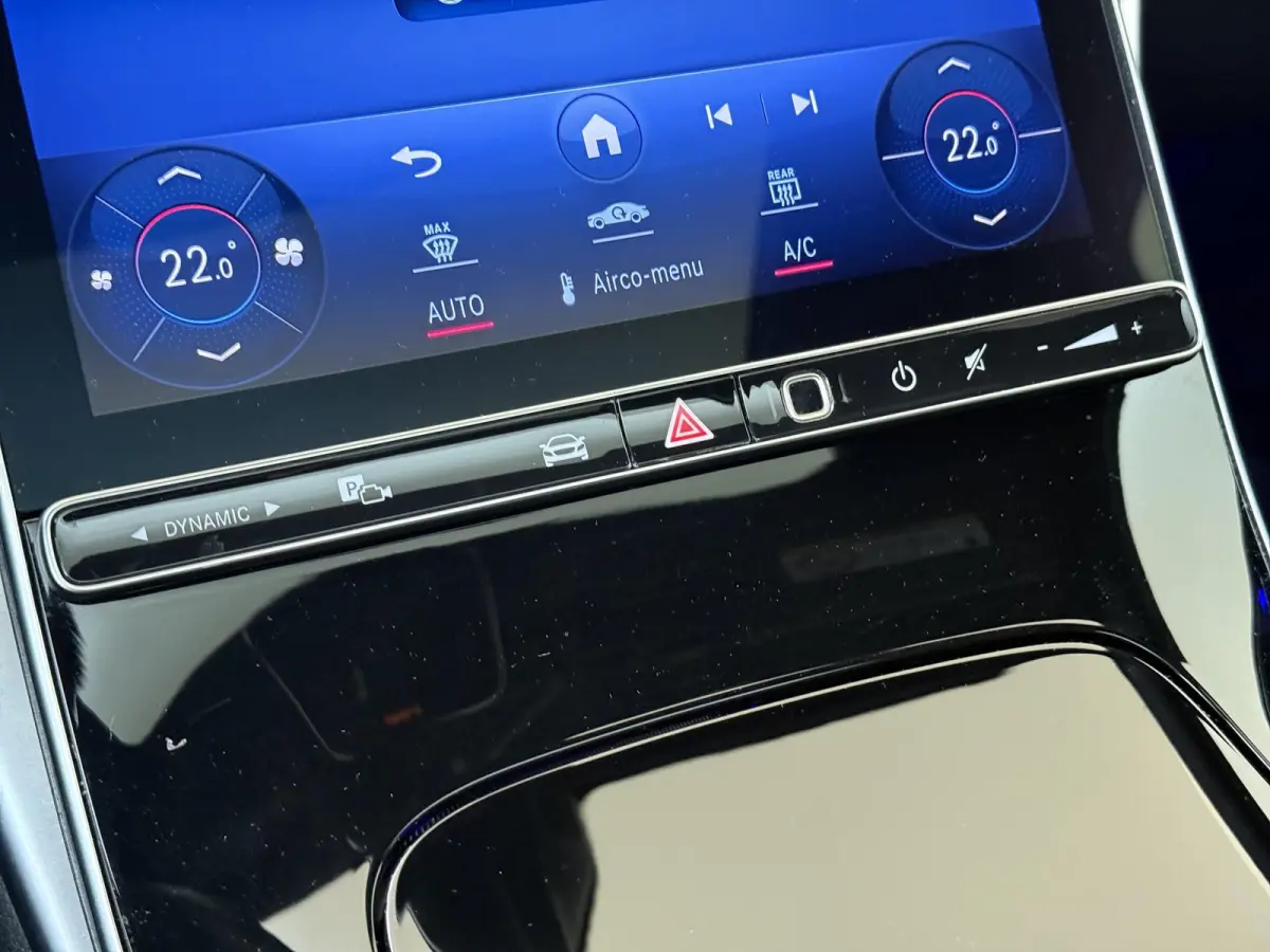 180 AMG Line /Panoramadak /Sfeerverlichting /19 Inch /Night-pakket /CarPlay