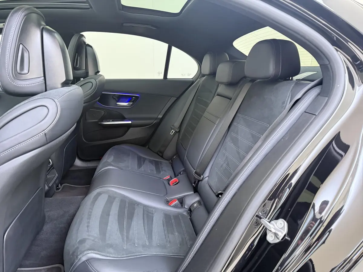 180 AMG Line /Panoramadak /Sfeerverlichting /19 Inch /Night-pakket /CarPlay
