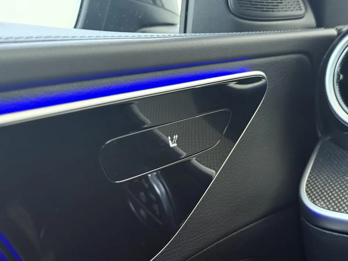 180 AMG Line /Panoramadak /Sfeerverlichting /19 Inch /Night-pakket /CarPlay