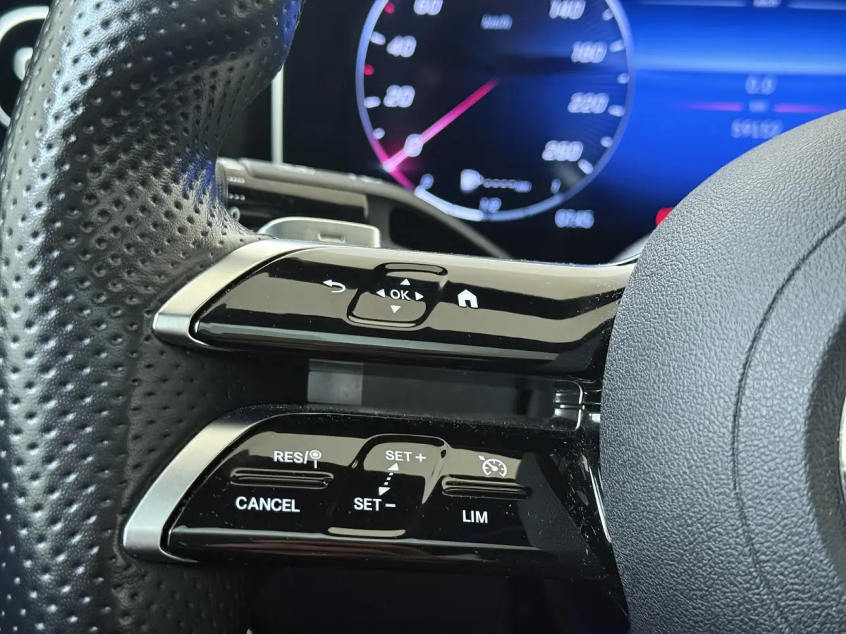 180 AMG Line /Panoramadak /Sfeerverlichting /19 Inch /Night-pakket /CarPlay