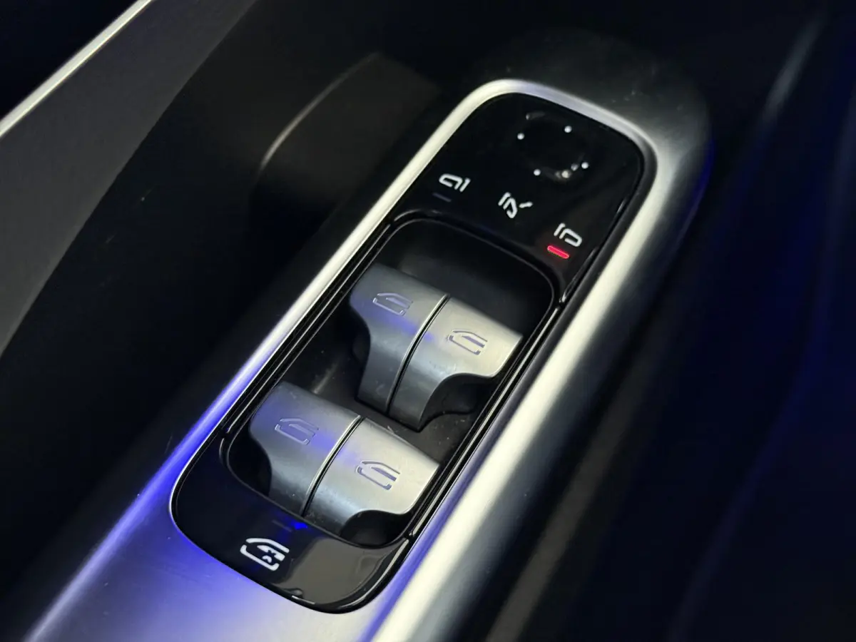 180 AMG Line /Panoramadak /Sfeerverlichting /19 Inch /Night-pakket /CarPlay