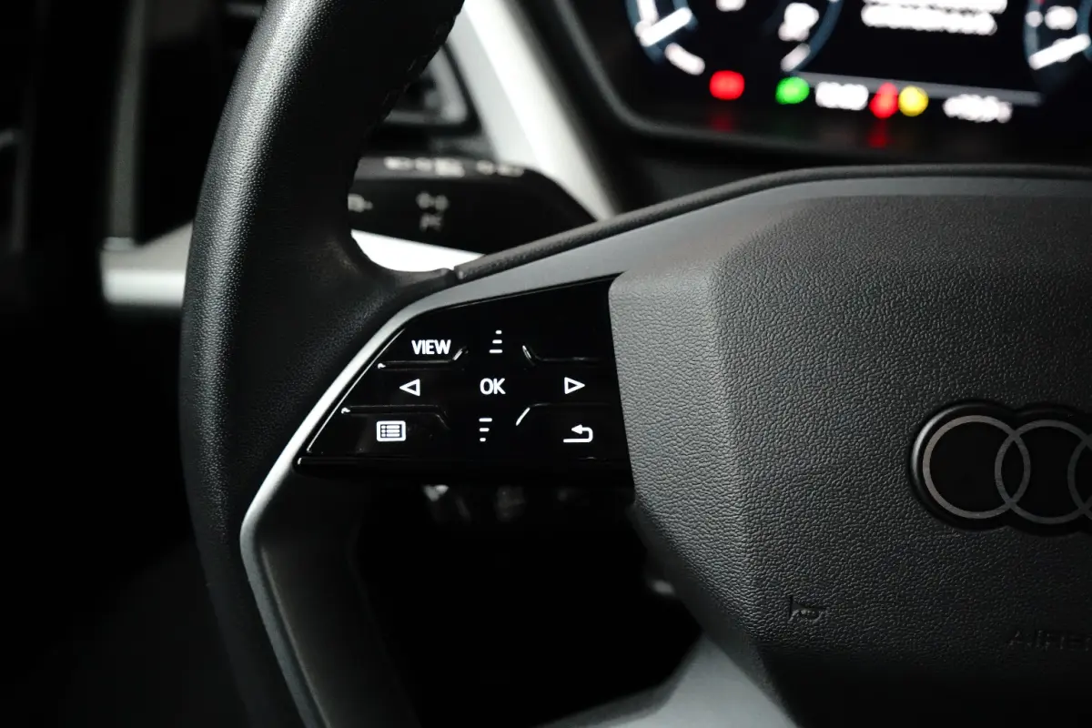 35 Advanced edition 55 kWh Adaptieve Cruise | Camera | Parkeersensoren | Climate Control | 19" Lichtmetaal | DAB | Digitaal Dashboard | Achteruitrijcamera | Airco (automatisch) | Apple Carpl