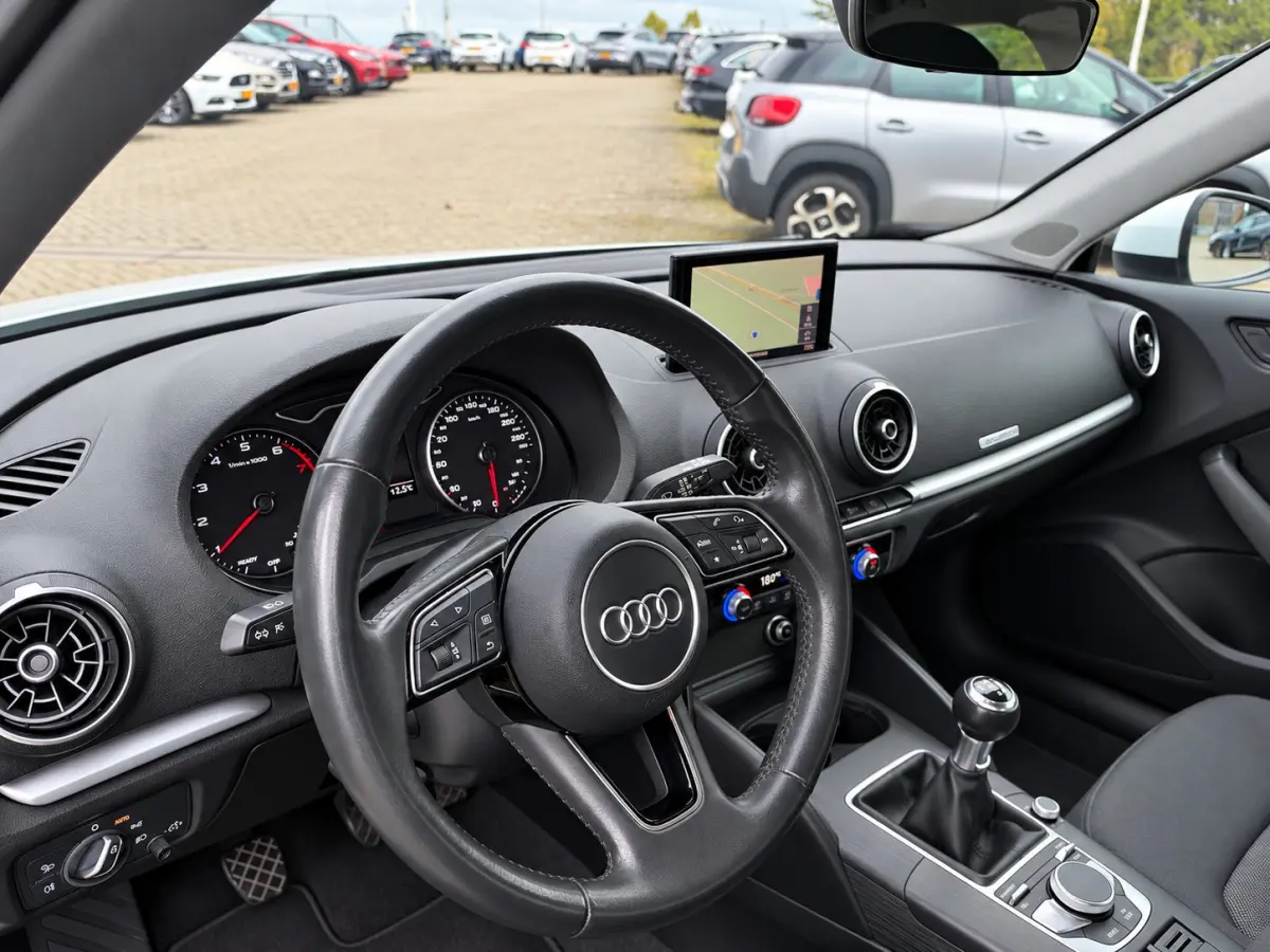 1.0 TFSI Pro Line | Navigatie | Aut. airco | Cruise control | Parkeersensoren
