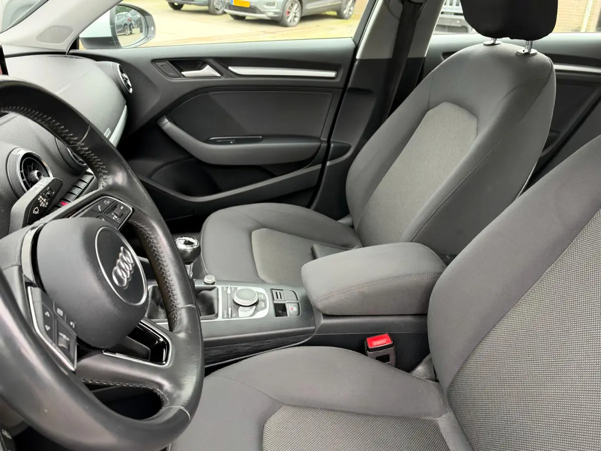 1.0 TFSI Pro Line | Navigatie | Aut. airco | Cruise control | Parkeersensoren