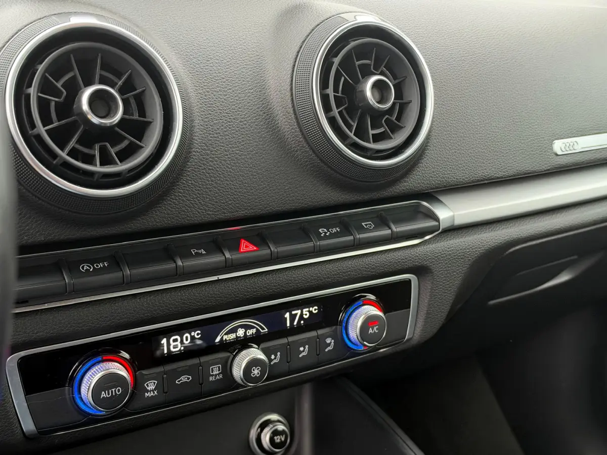 1.0 TFSI Pro Line | Navigatie | Aut. airco | Cruise control | Parkeersensoren