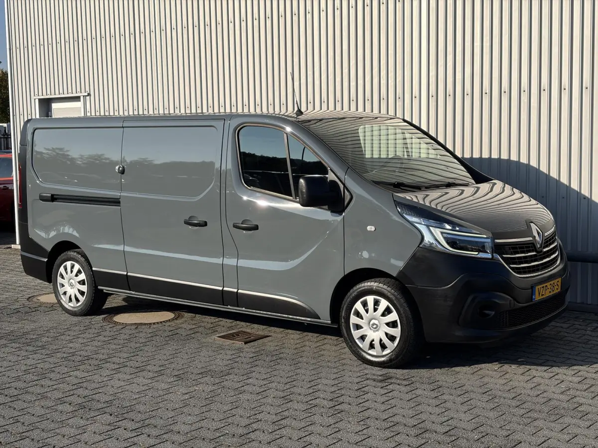 2.0 dCi 120 T29 L2H1*HAAK*CAM*A/C*CRUISE*NAVI*LED*