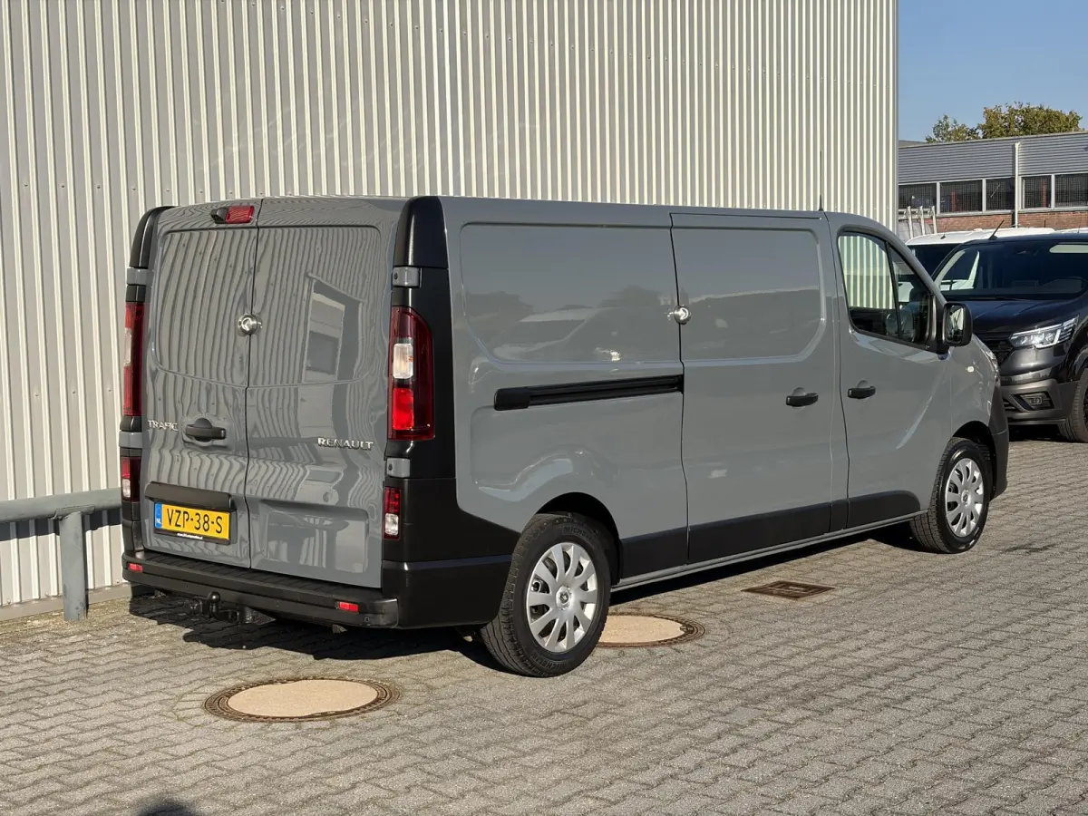 2.0 dCi 120 T29 L2H1*HAAK*CAM*A/C*CRUISE*NAVI*LED*