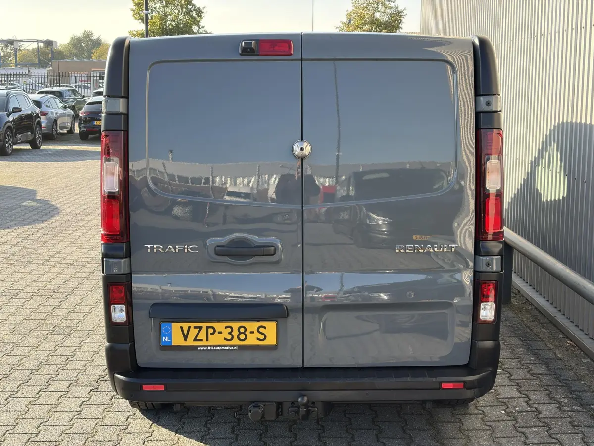 2.0 dCi 120 T29 L2H1*HAAK*CAM*A/C*CRUISE*NAVI*LED*