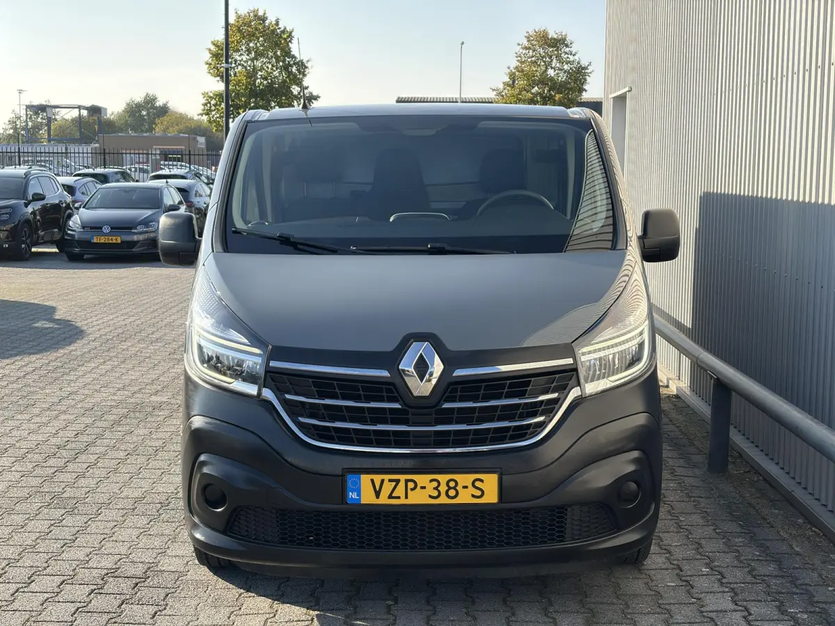 2.0 dCi 120 T29 L2H1*HAAK*CAM*A/C*CRUISE*NAVI*LED*
