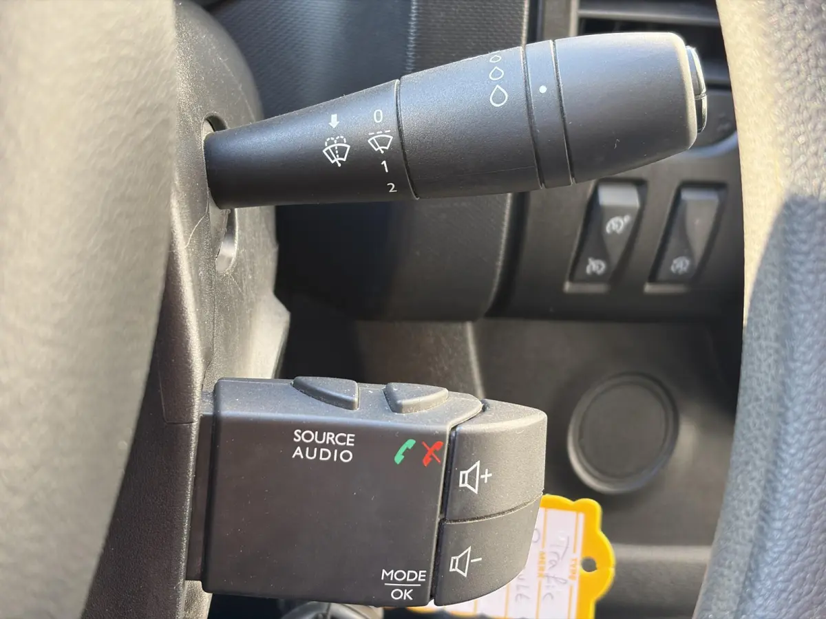 2.0 dCi 120 T29 L2H1*HAAK*CAM*A/C*CRUISE*NAVI*LED*