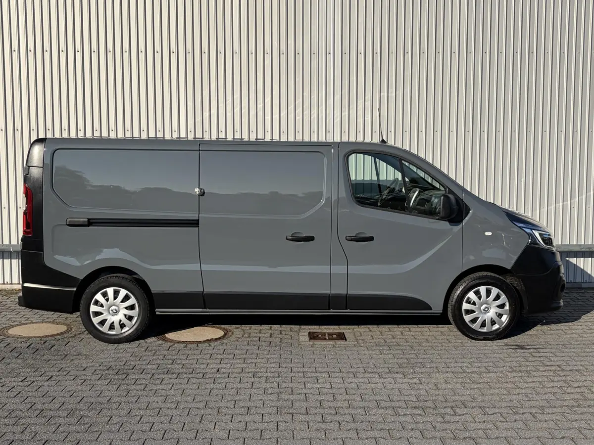 2.0 dCi 120 T29 L2H1*HAAK*CAM*A/C*CRUISE*NAVI*LED*