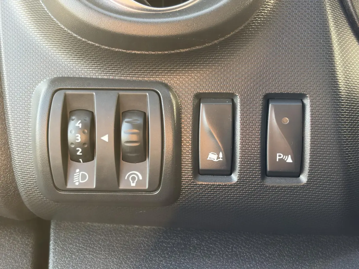 2.0 dCi 120 T29 L2H1*HAAK*CAM*A/C*CRUISE*NAVI*LED*