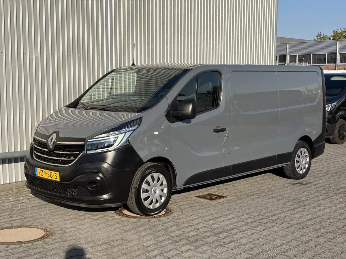 2.0 dCi 120 T29 L2H1*HAAK*CAM*A/C*CRUISE*NAVI*LED*