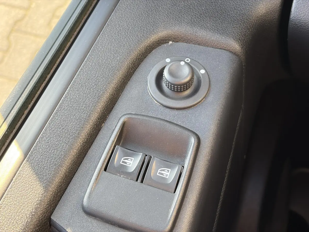 2.0 dCi 120 T29 L2H1*HAAK*CAM*A/C*CRUISE*NAVI*LED*